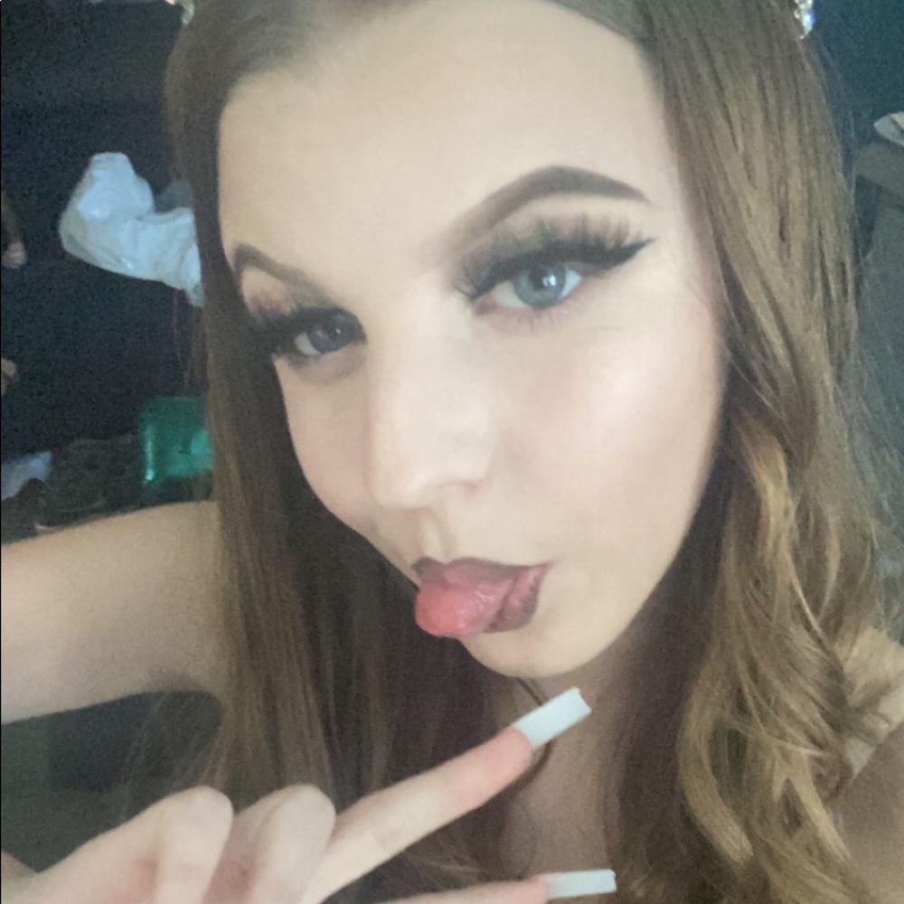 Meet your Posher, Abigail